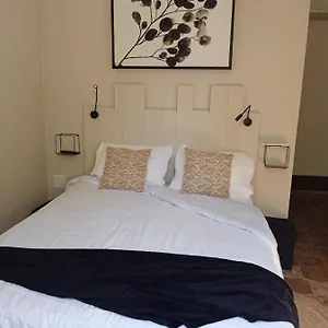 chambre-entre-source-et-volcan.hotels-rhonealpes.com/