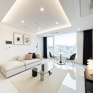 Le Collective Gangnam Sac Signity Seoel