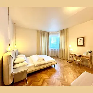  Alloggio in famiglia Center Unirii Square Private With View - Shared Amenities Romania